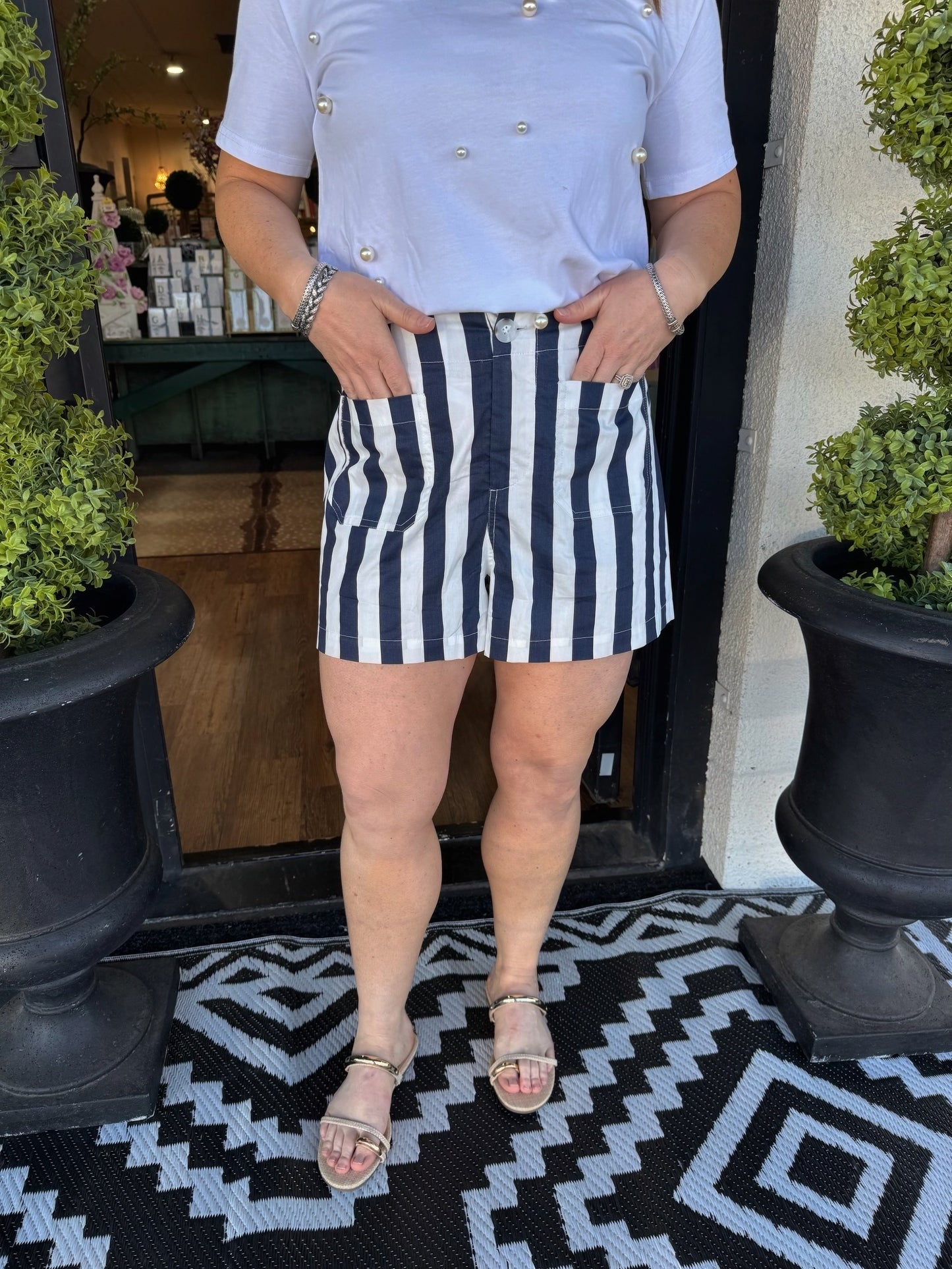 Logan Shorts - Navy